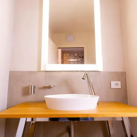 Alberti * מנדלו דל לאריו