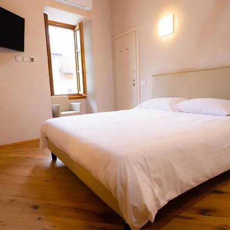 Alberti Hotel *