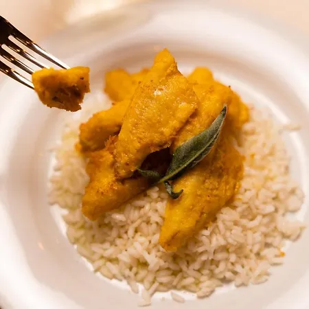 מלון Alberti מנדלו דל לאריו