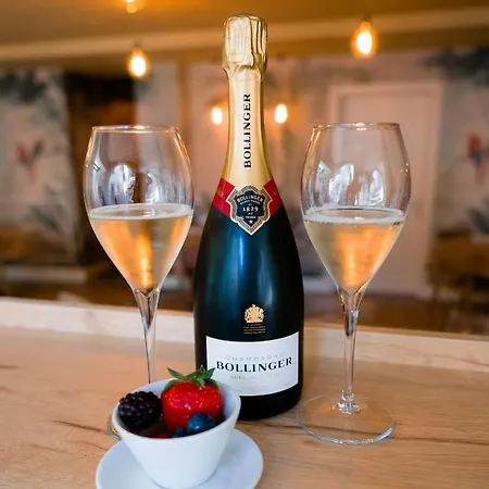 Alberti Ξενοδοχείο *