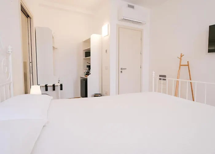 Alberti * מנדלו דל לאריו